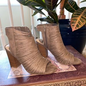 Open toed high heel